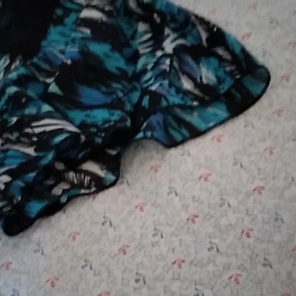 Shirt - Picture 3 of 4
